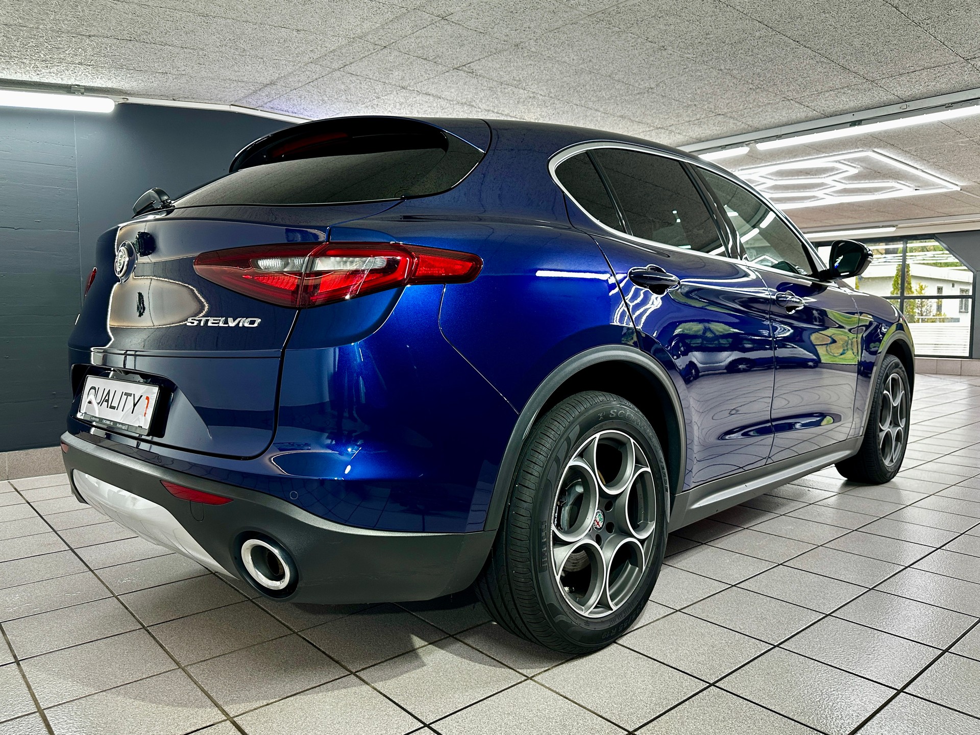 ALFA ROMEO Stelvio 2.0 Executive Q4 Automatic-showroom-element-2