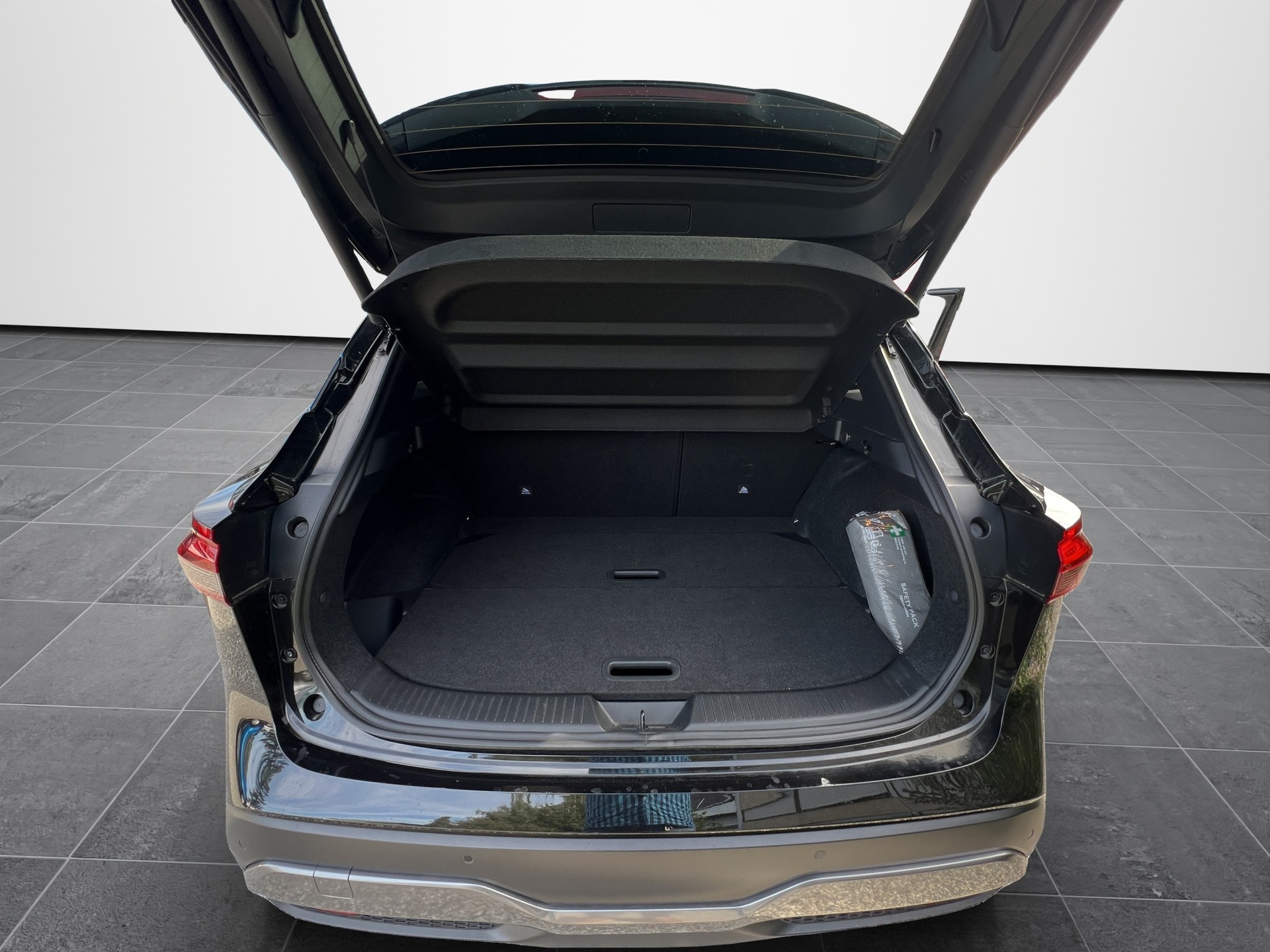 NISSAN Qashqai 1.5 VC-T Tekna-image-16