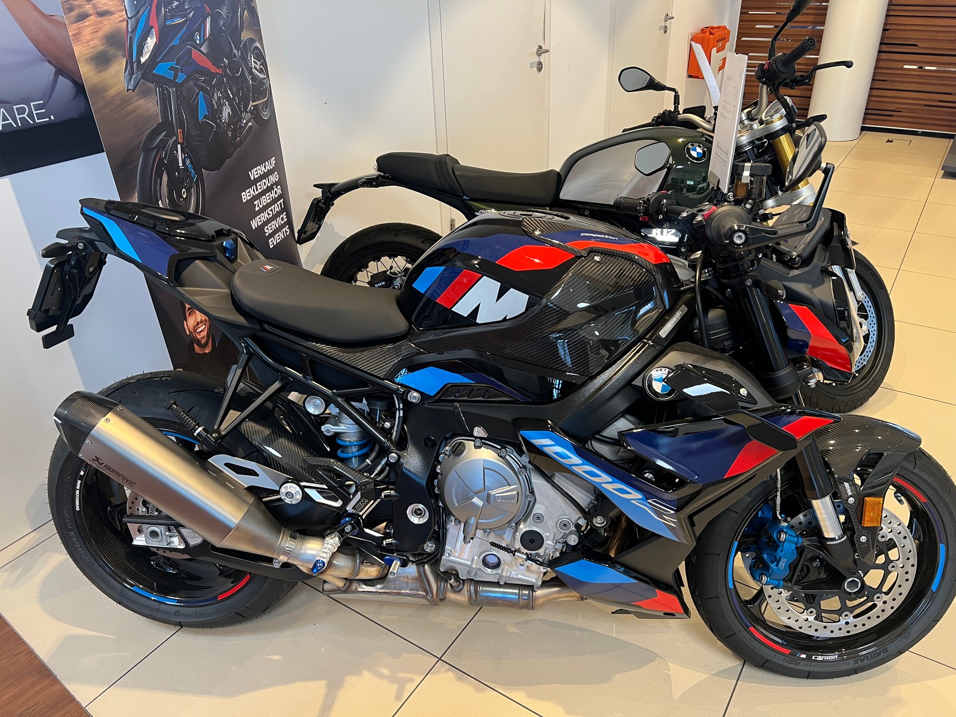 BMW M 1000 R-image-1