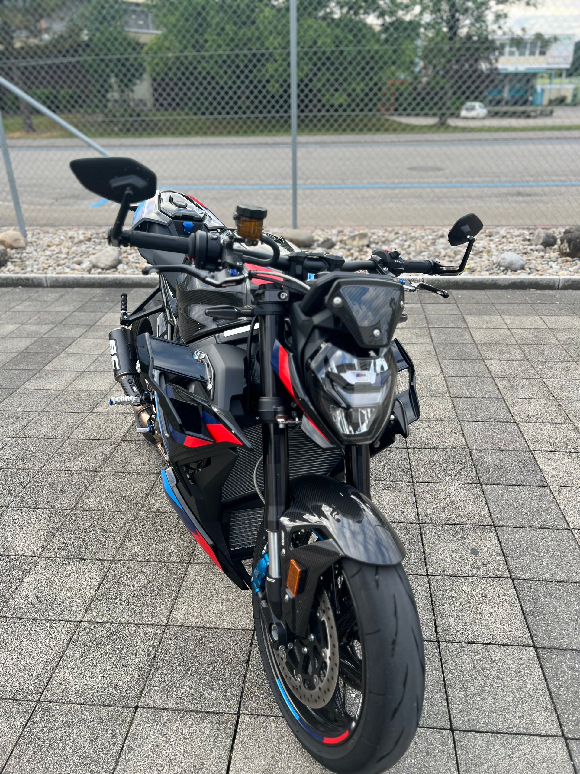 BMW M 1000 R-image-8