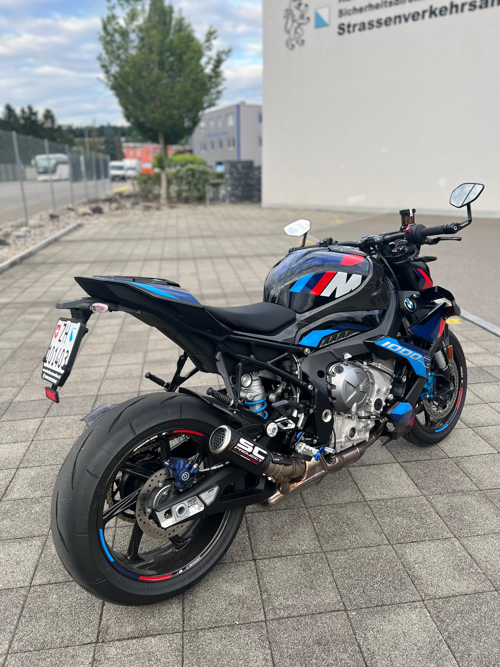 BMW M 1000 R-image-5