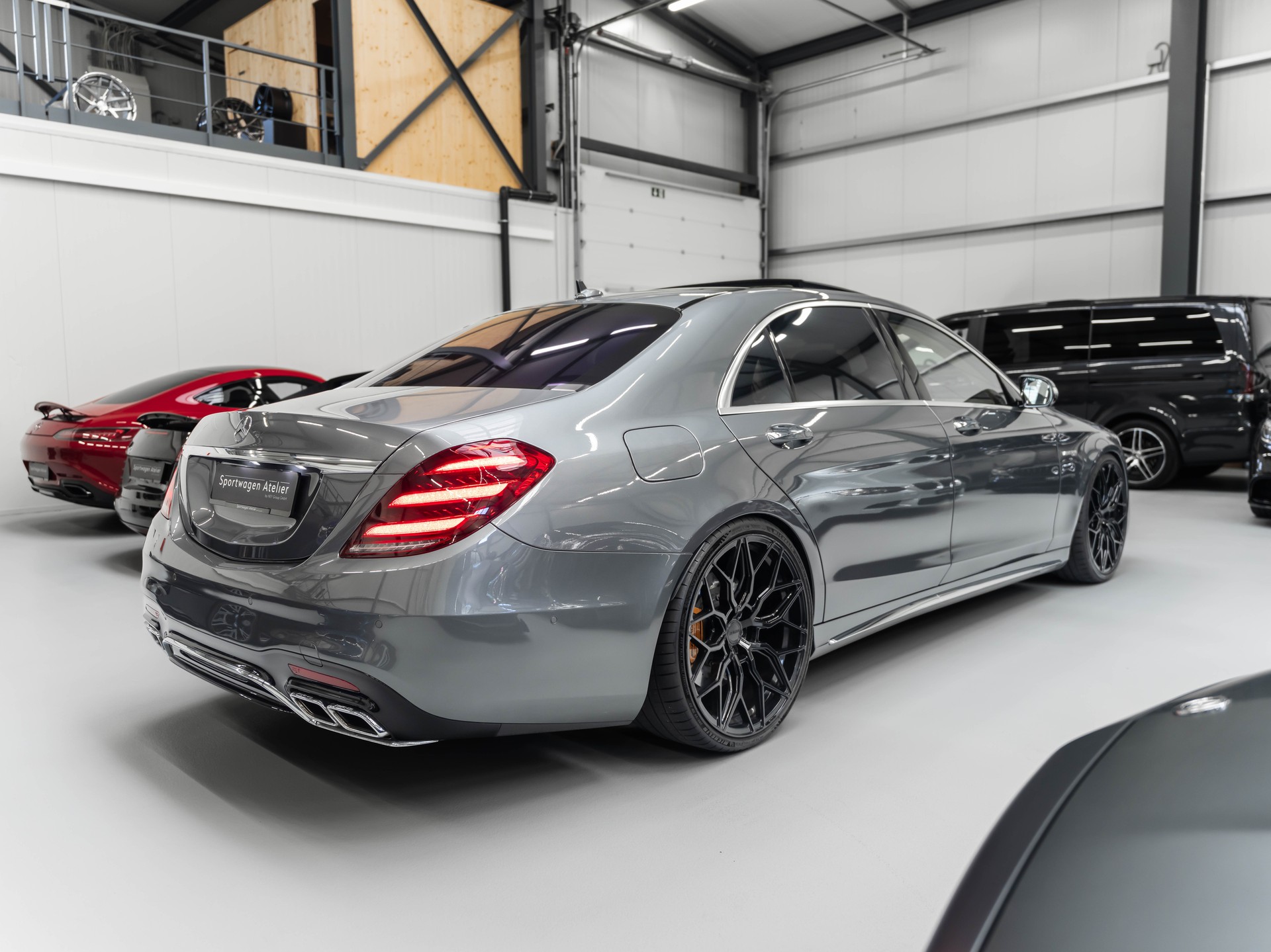 MERCEDES-BENZ S 63 AMG L 4Matic+ 9G-Tronic-showroom-element-3