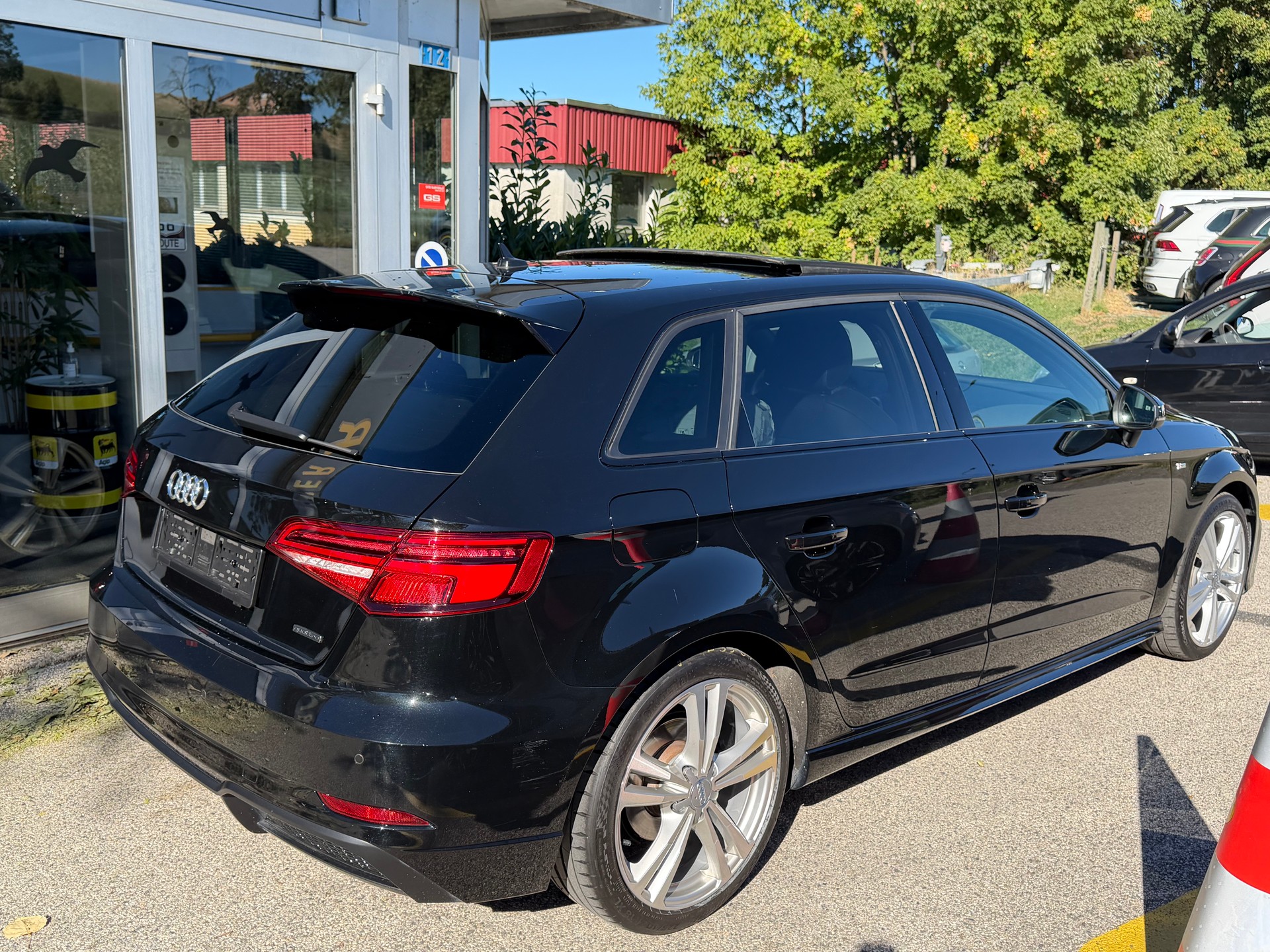AUDI A3 Sportback 2.0 TFSI Sport quattro S-tronic-showroom-element-3