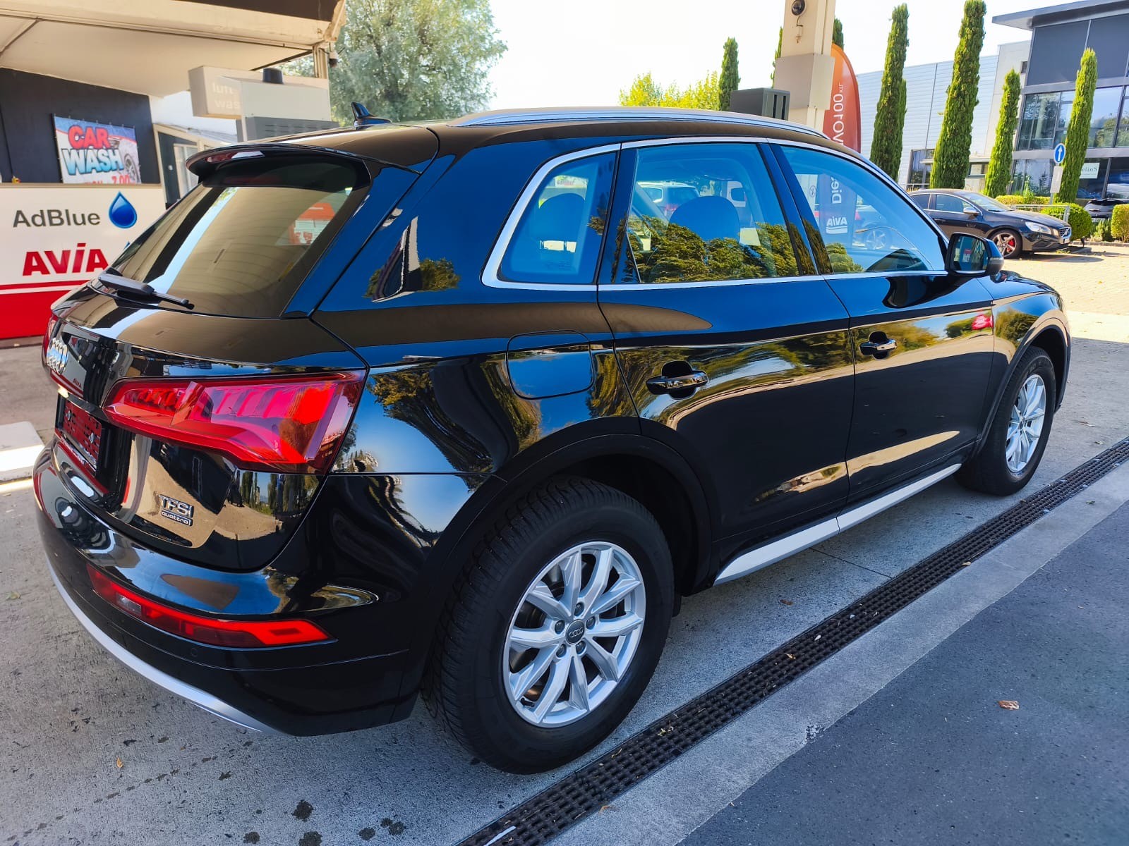 AUDI Q5 2.0 TFSI sport quattro S-tronic-showroom-element-3