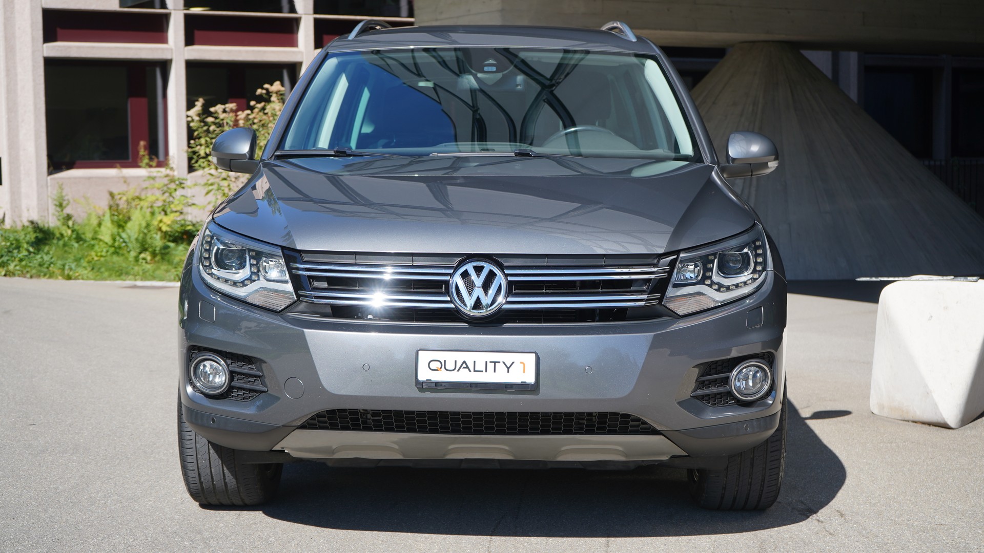 VW Tiguan 2.0 TSI Track&Field 4Motion DSG-showroom-element-1