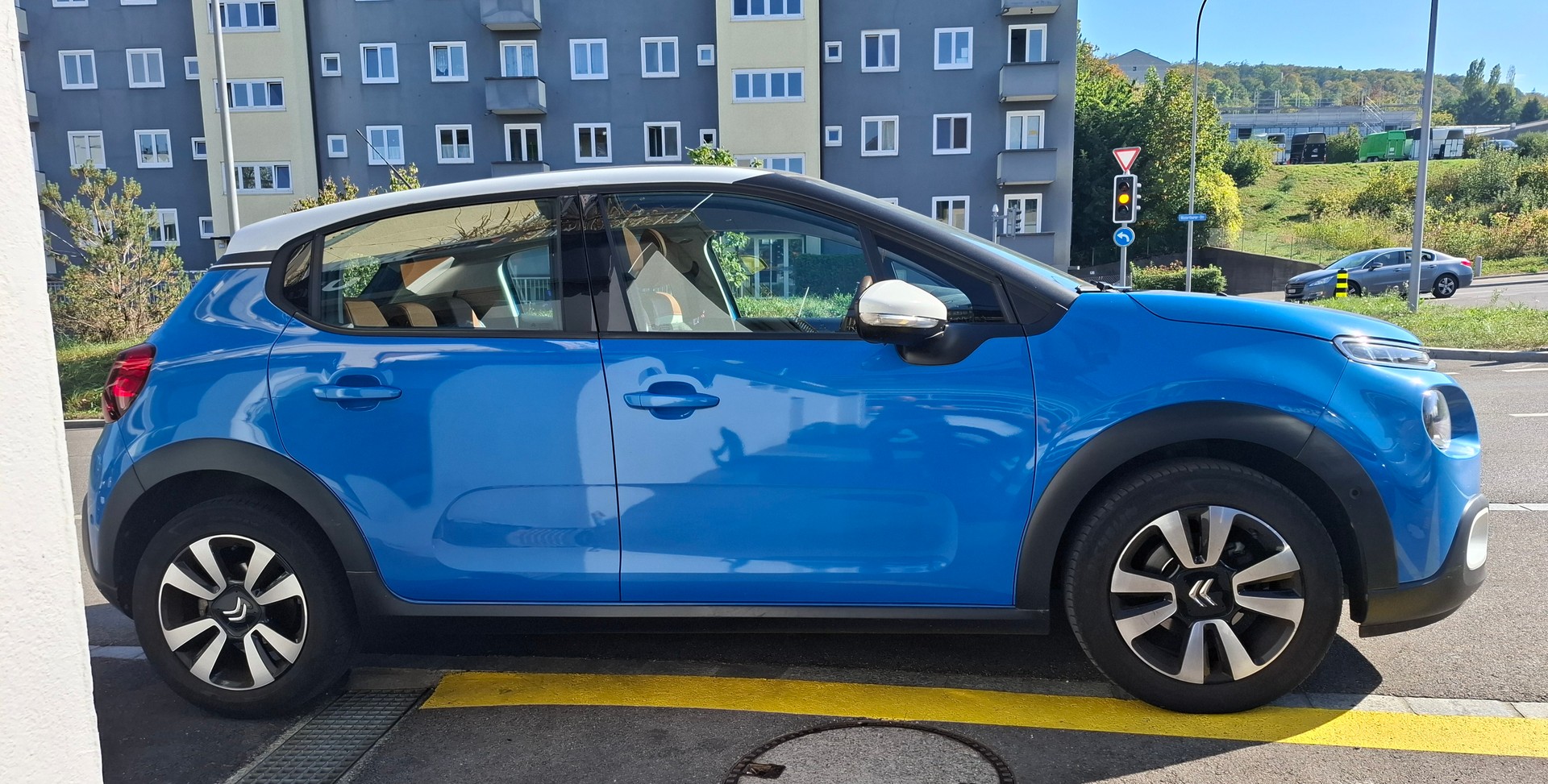 CITROEN C3 1.2i PureTech Shine-image-5