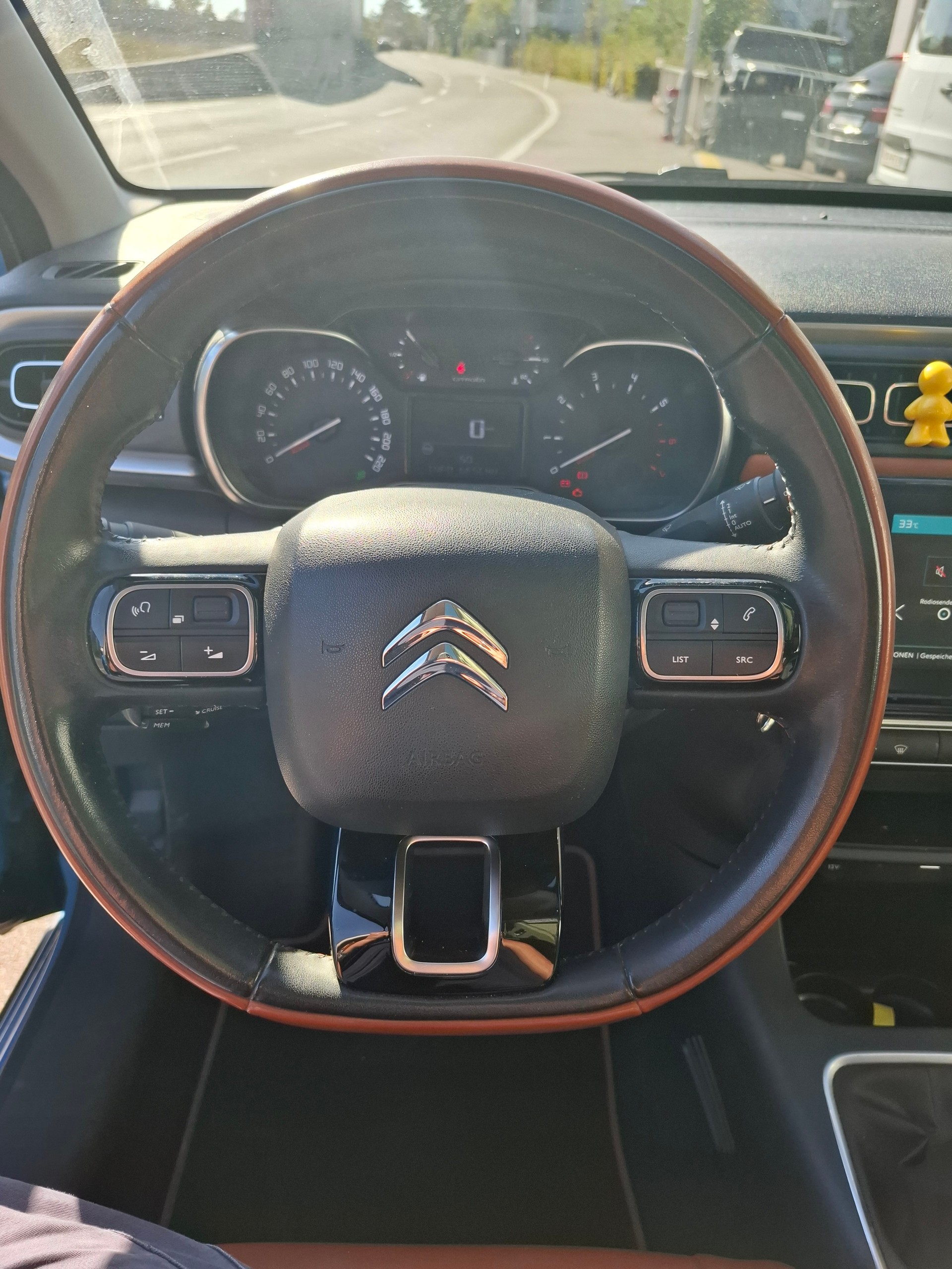 CITROEN C3 1.2i PureTech Shine-image-9