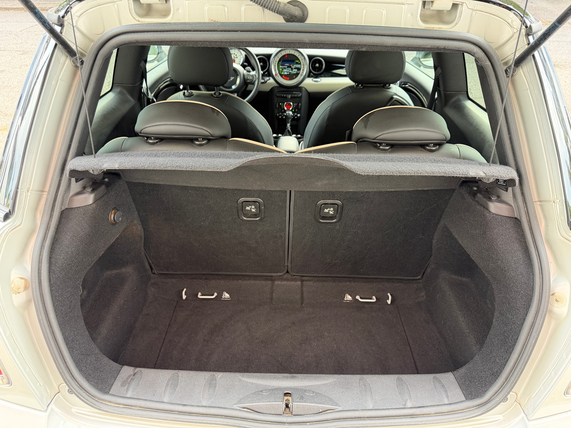 MINI Cooper SD Automat / frisch MFK und Service-image-12