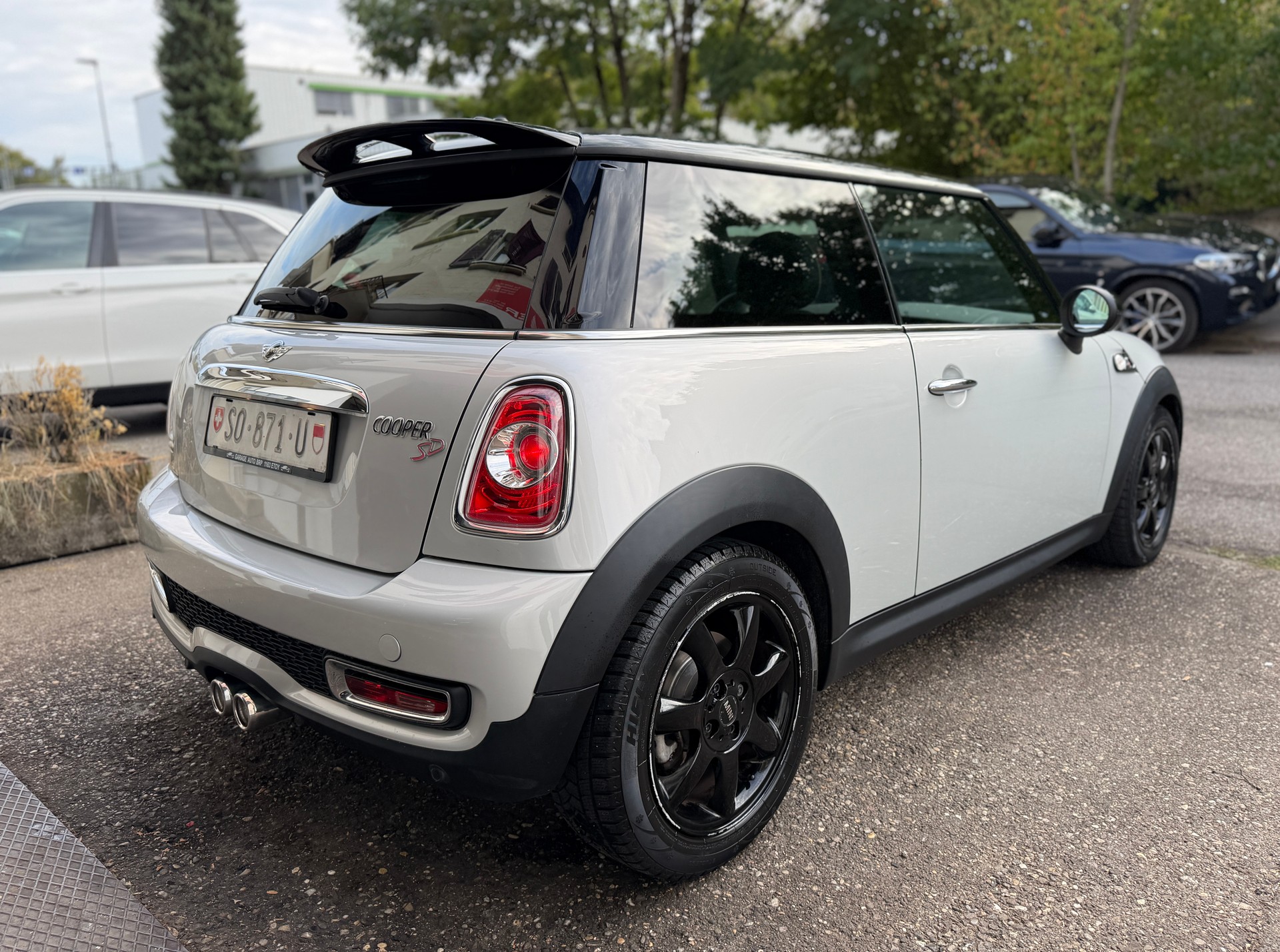 MINI Cooper SD Automat / frisch MFK und Service-showroom-element-3