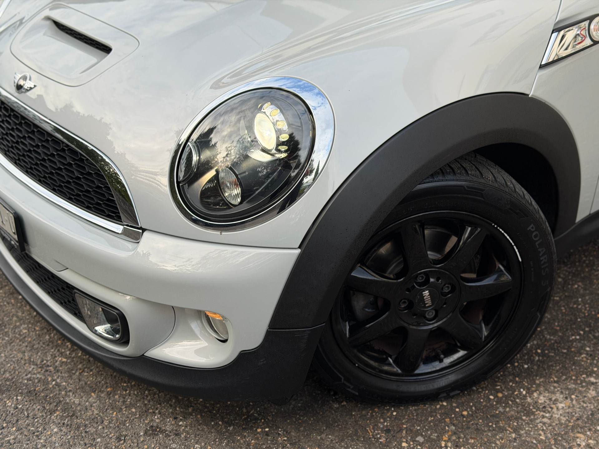 MINI Cooper SD Automat / frisch MFK und Service-showroom-element-1