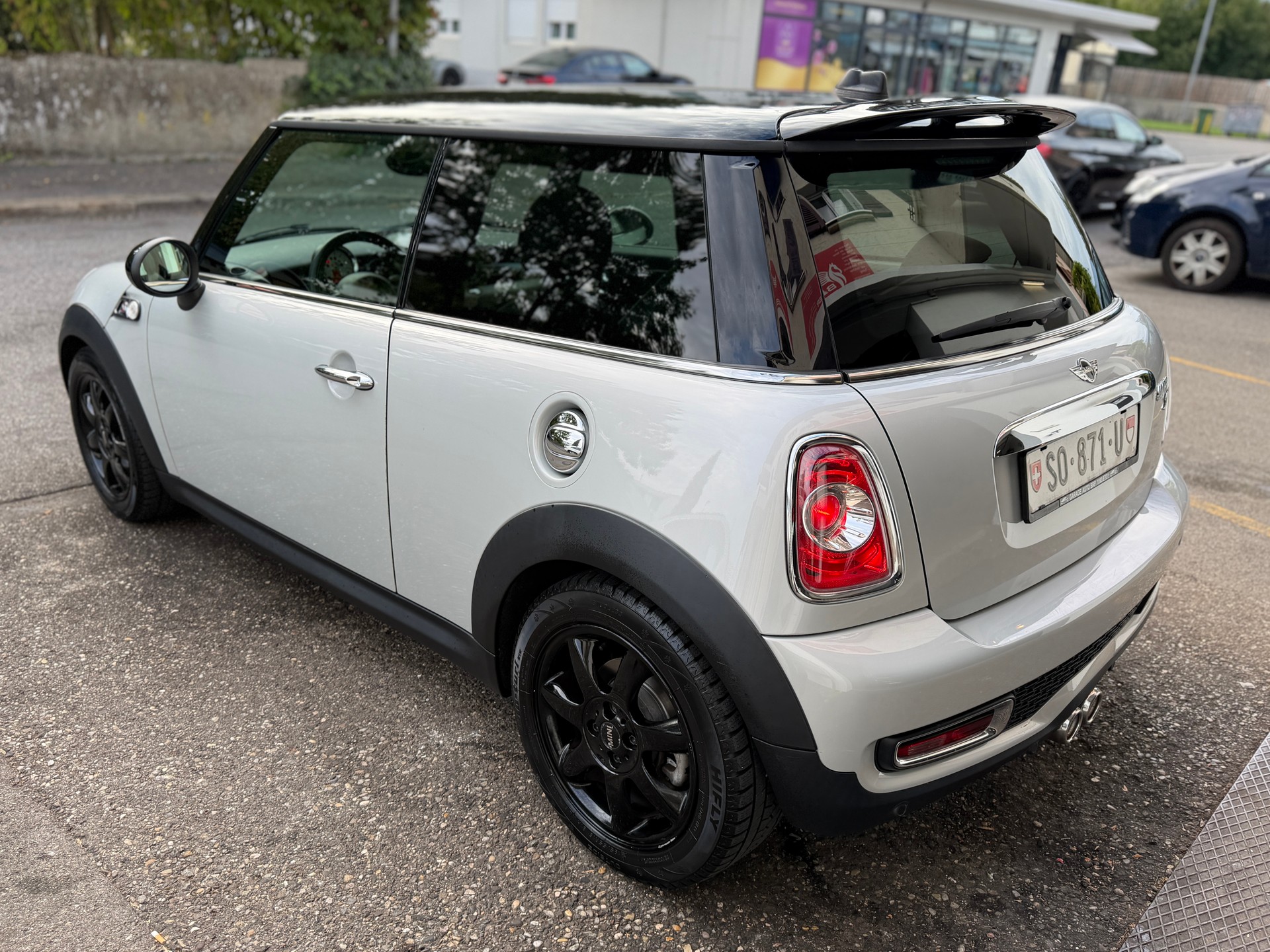 MINI Cooper SD Automat / frisch MFK und Service-showroom-element-2