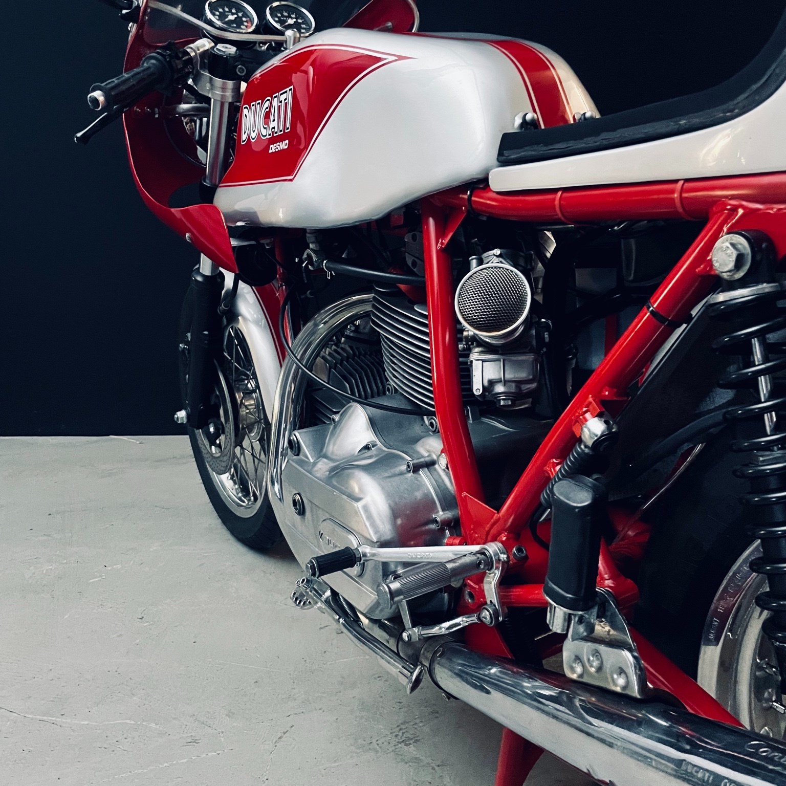 DUCATI 900 SS-image-10