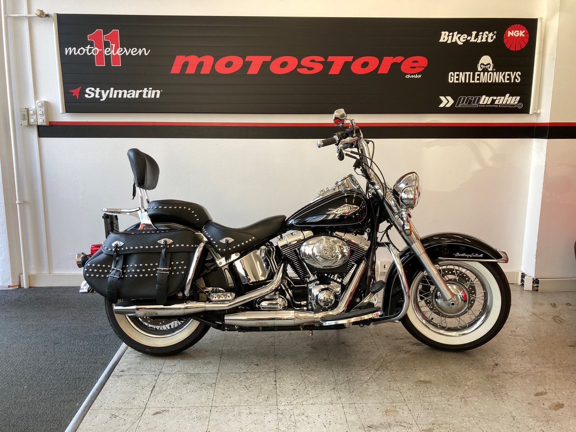 HARLEY-DAVIDSON FLSTC Softail Heritage Classic ABS
