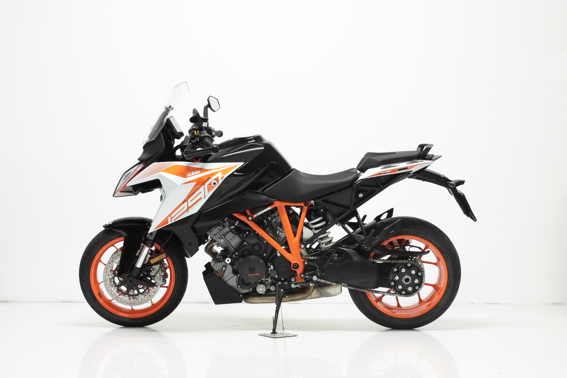KTM 1290 Super Duke GT-image-2