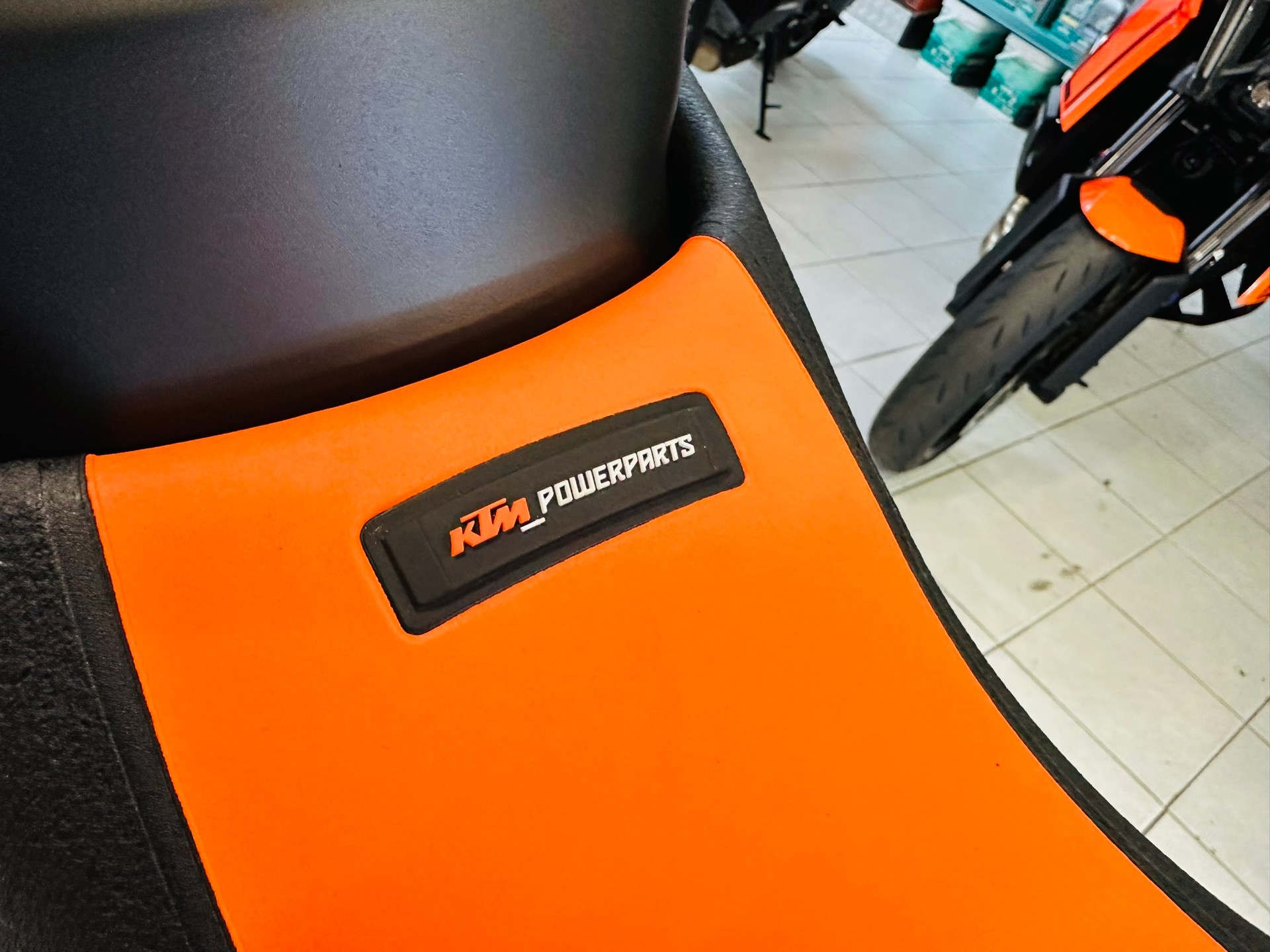KTM 890 SMT-image-4
