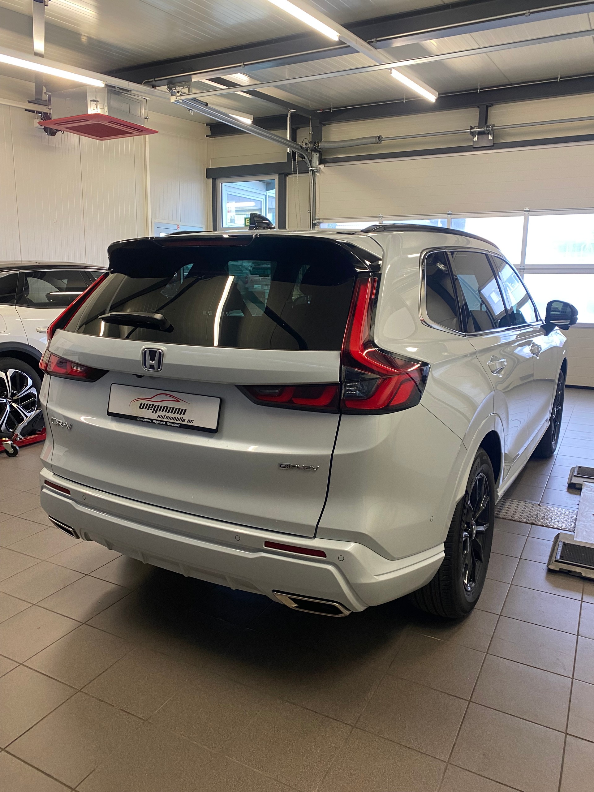 HONDA CR-V 2.0i MMD PHEV Advance 2WD Automatic-showroom-element-3