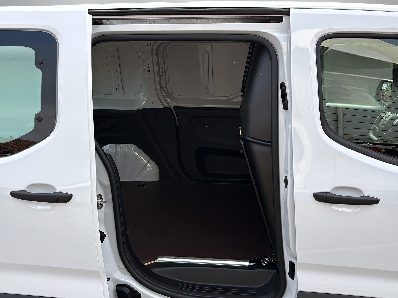OPEL Combo Cargo 1.2 2.0 t-showroom-element-3