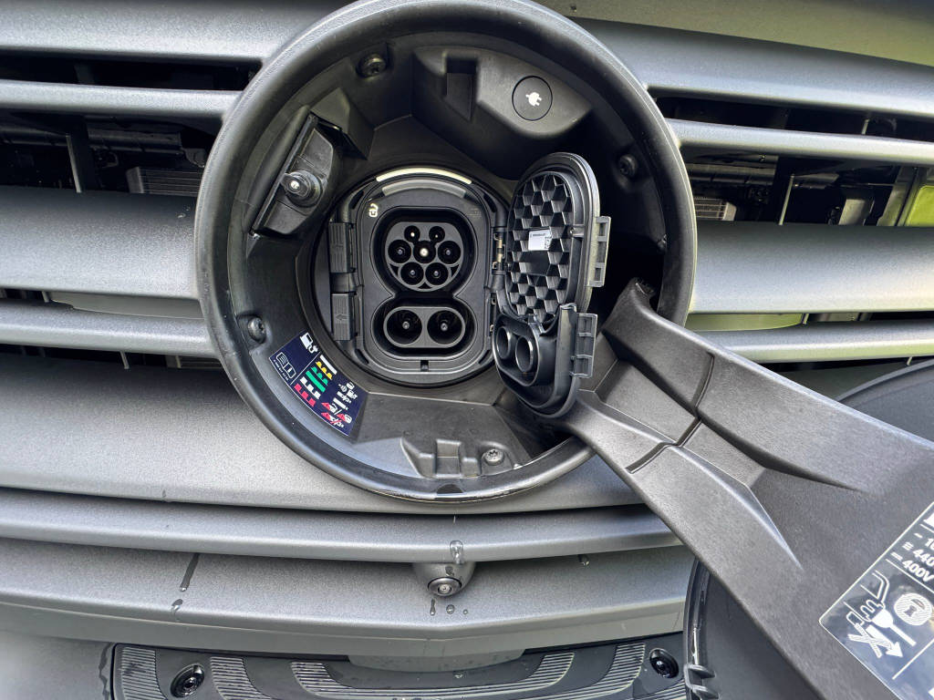 MERCEDES-BENZ eSprinter 320 Kasten Pro Worker 3665 S 81 kWh-image-16