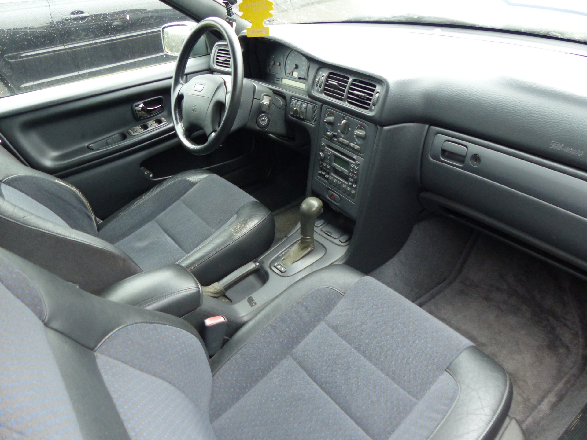 VOLVO V70 2.5 LPT AWD-image-8