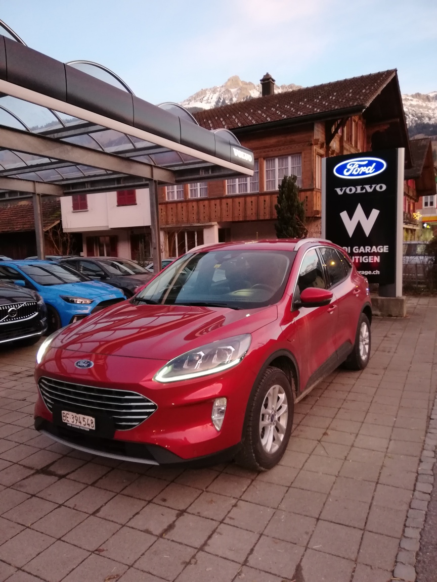 FORD Kuga (A) 2.5 Plug-in Hybrid Titanium-showroom-element-2