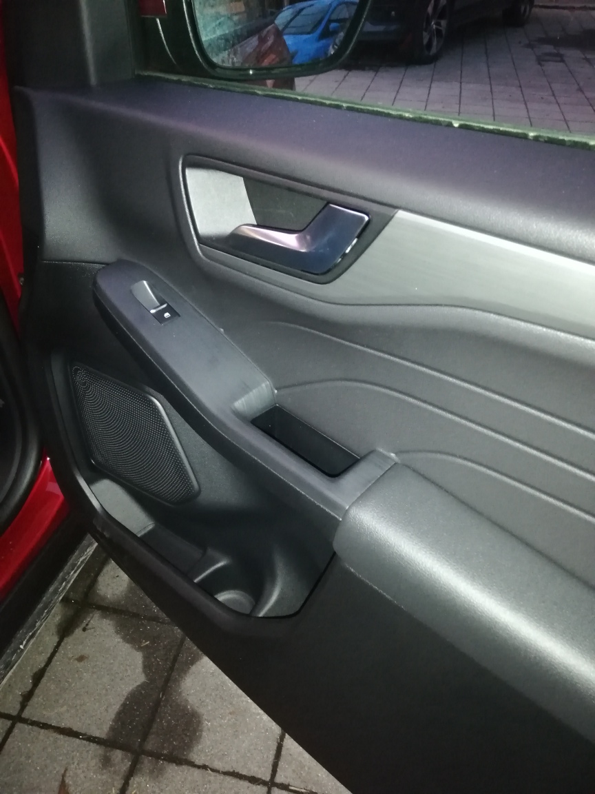 FORD Kuga (A) 2.5 Plug-in Hybrid Titanium-image-13