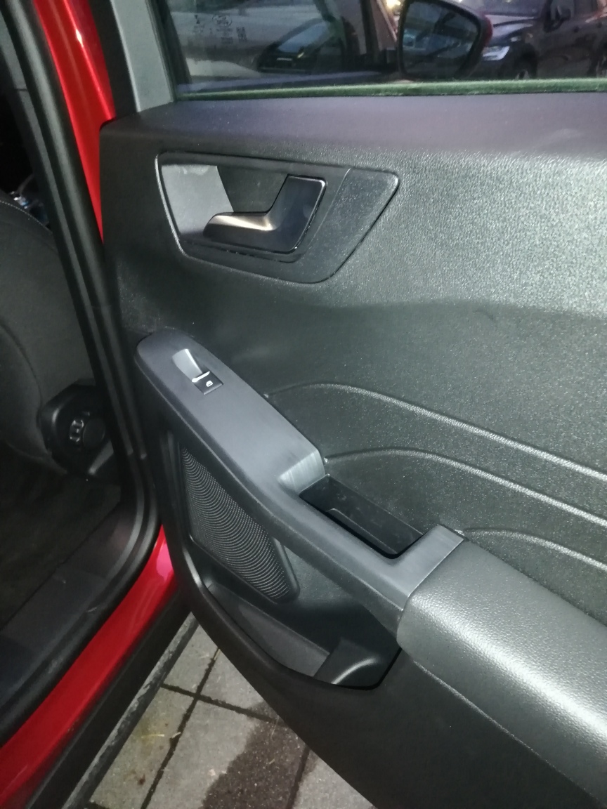FORD Kuga (A) 2.5 Plug-in Hybrid Titanium-image-10