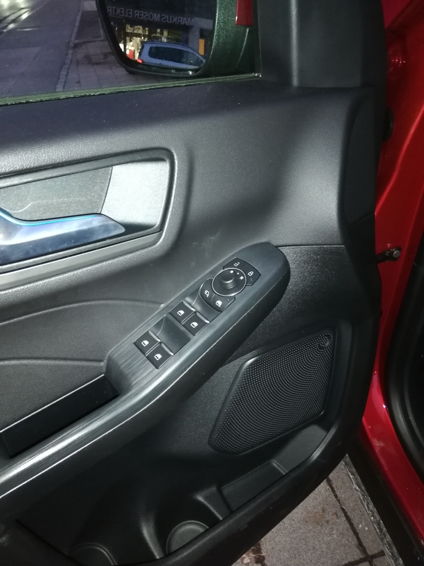 FORD Kuga (A) 2.5 Plug-in Hybrid Titanium-image-15