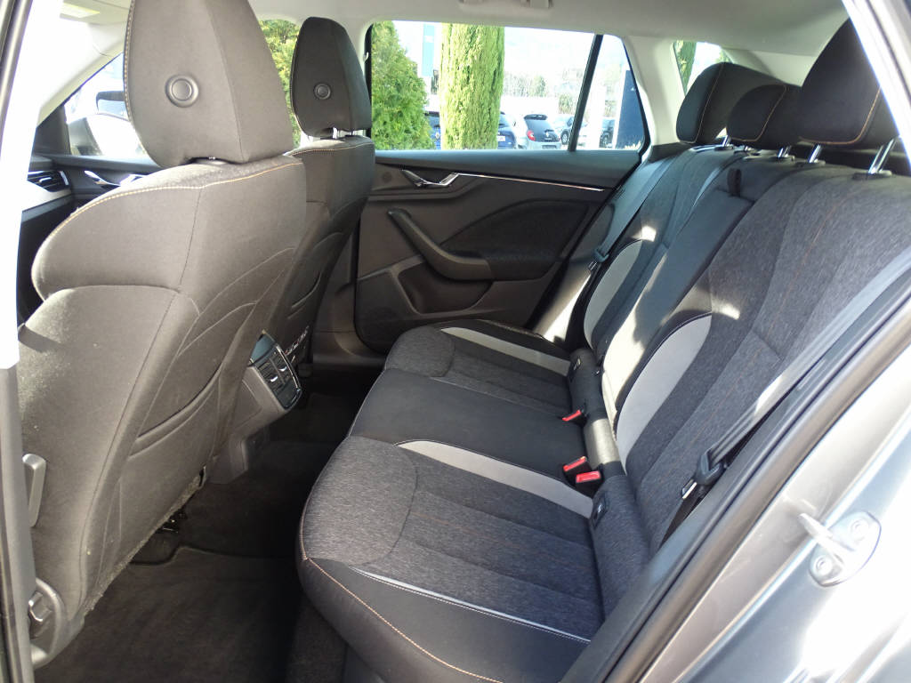 SKODA Kamiq 1.0 TSI Style DSG-image-5
