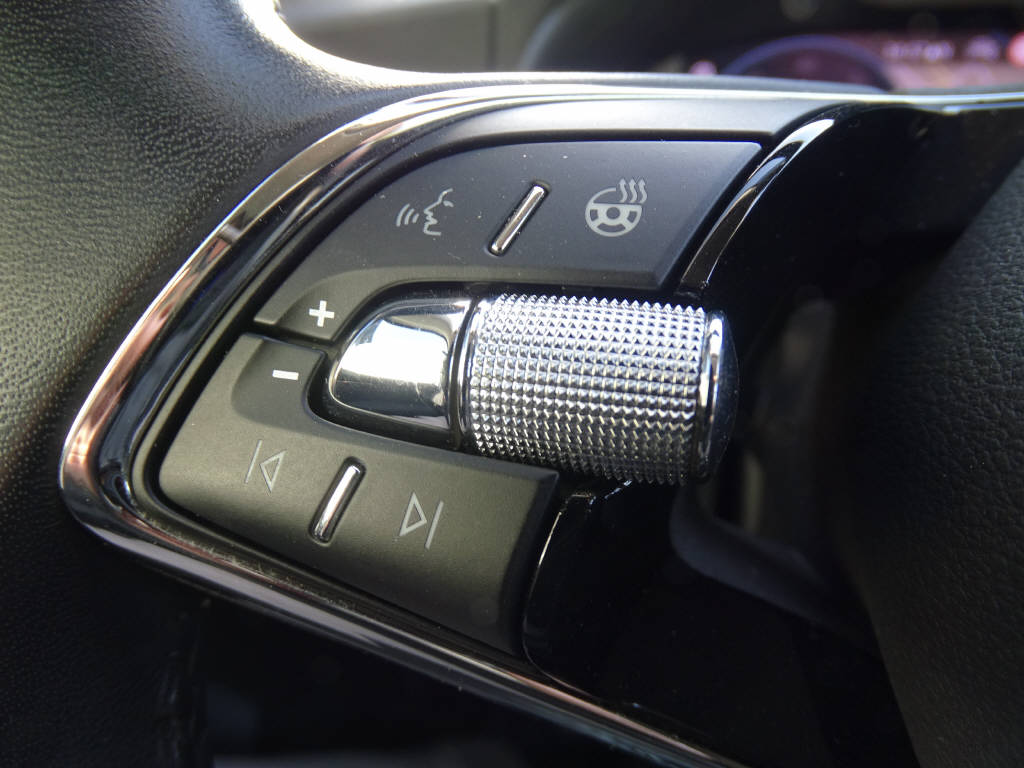SKODA Kamiq 1.0 TSI Style DSG-image-13