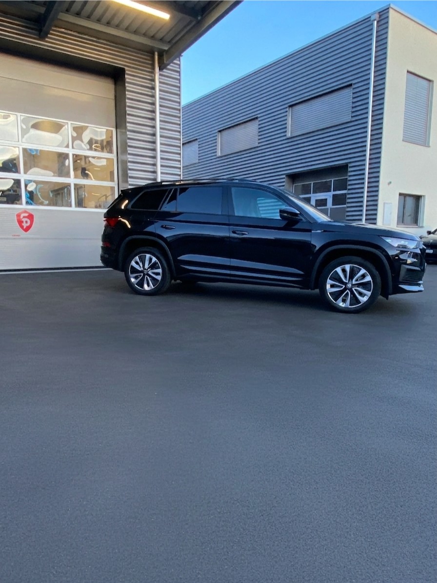 SKODA Kodiaq 2.0 TDI CR SportLine 4x4 DSG 7-Plätzer-image-2
