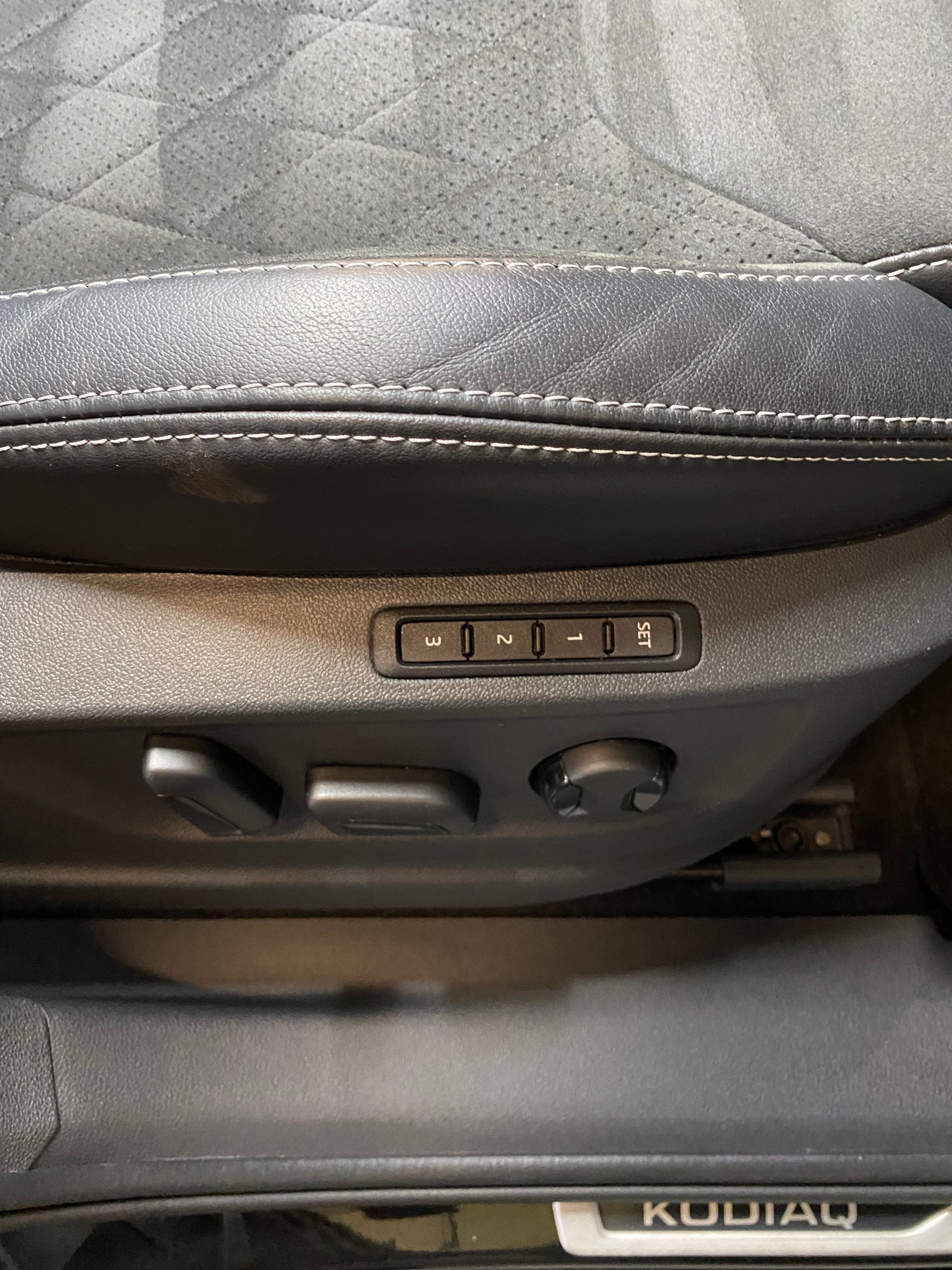 SKODA Kodiaq 2.0 TDI CR SportLine 4x4 DSG 7-Plätzer-image-9