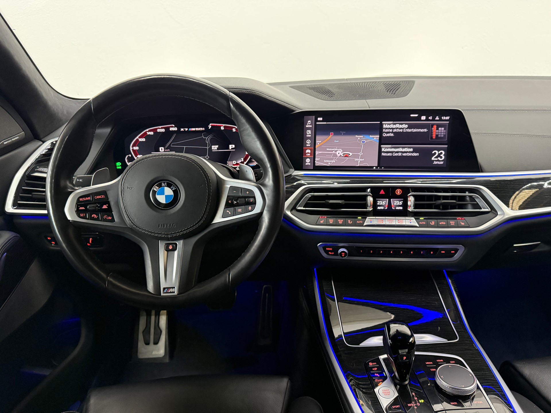BMW X7 xDrive M50i Steptronic-image-17