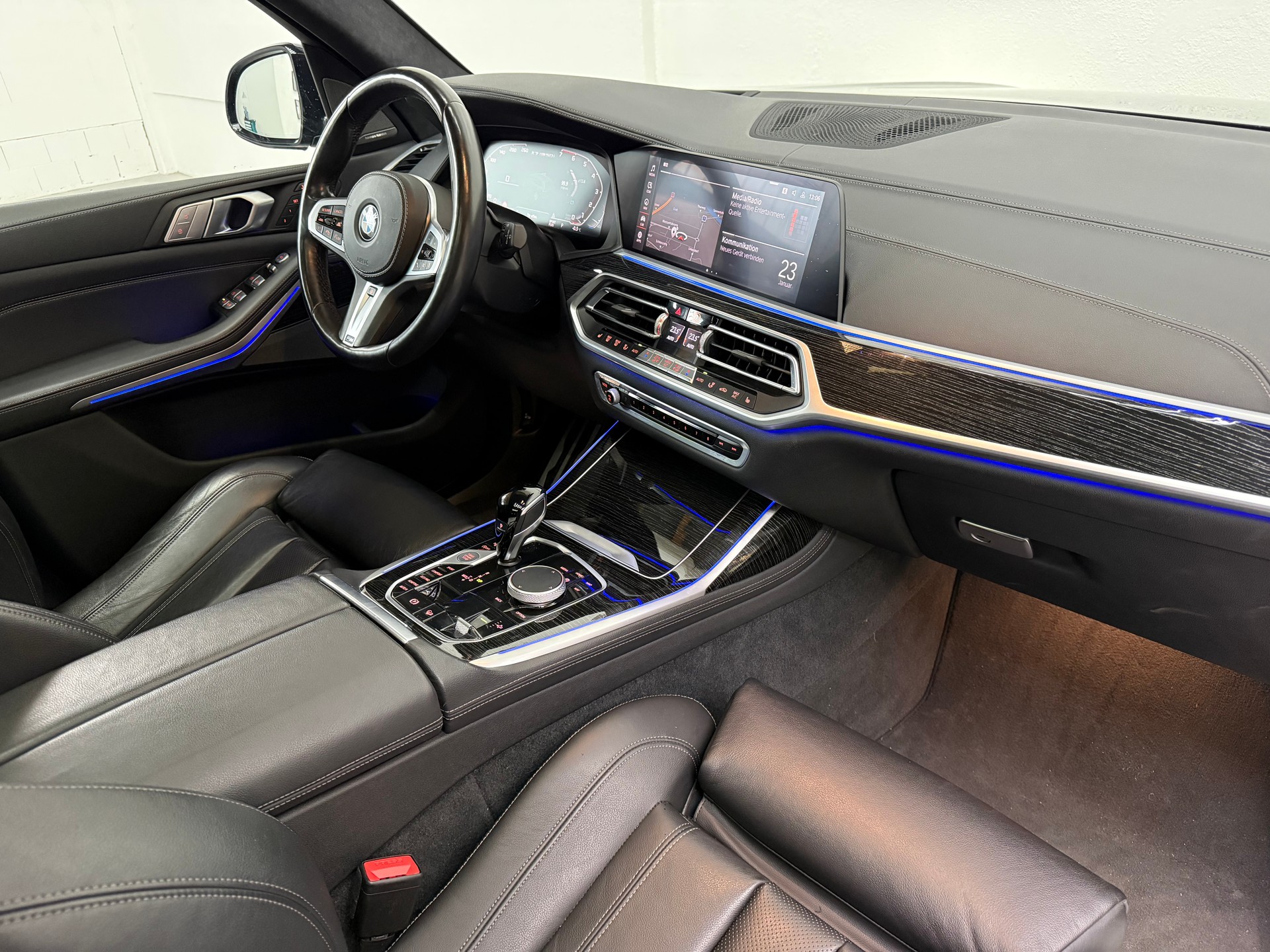 BMW X7 xDrive M50i Steptronic-image-12