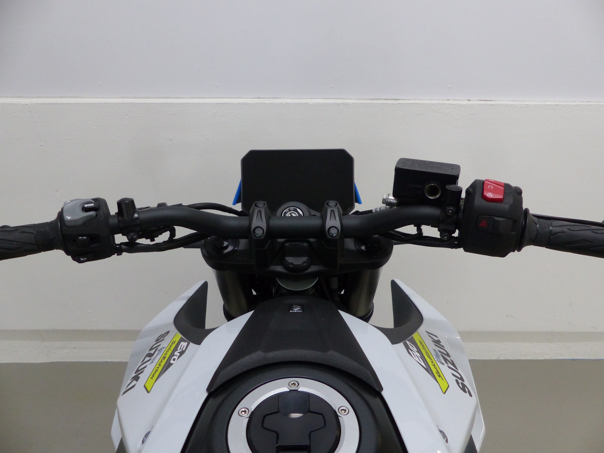 SUZUKI GSX-8S EVO ABS mit Zubehör 35kW-image-4