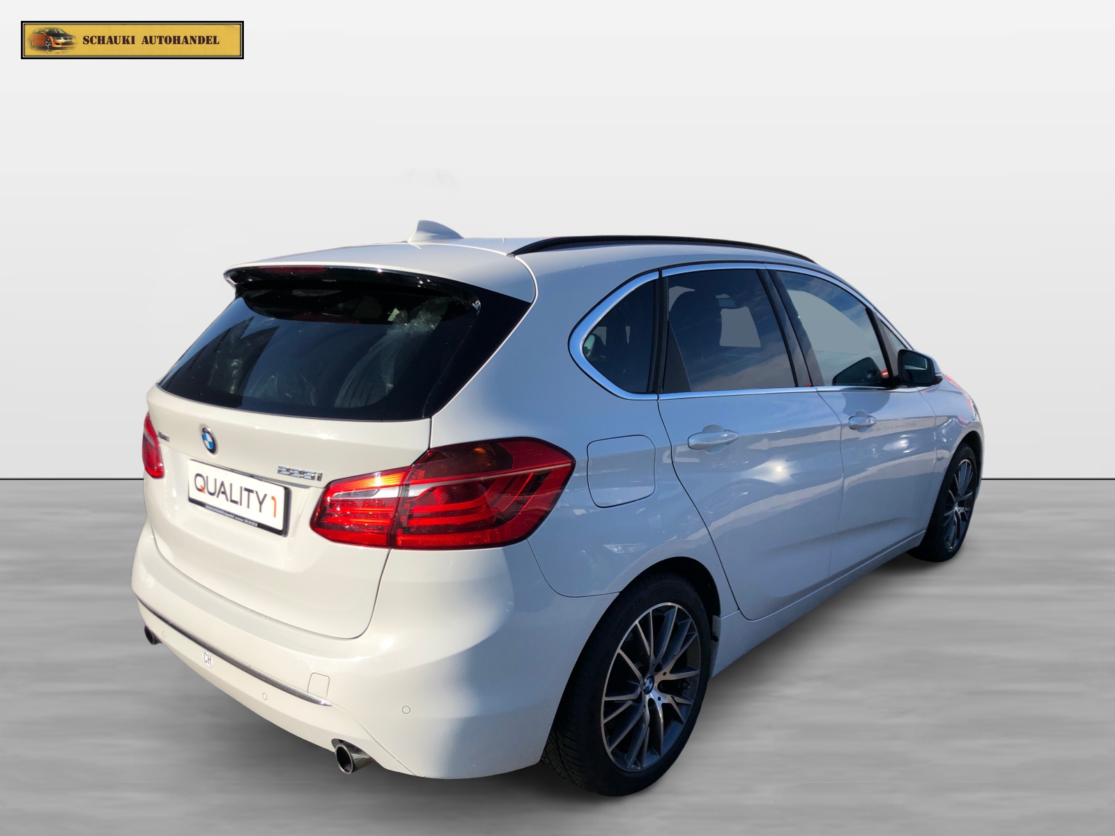 BMW 225i xDrive Active Tourer M-SPORT Steptronic-showroom-element-3