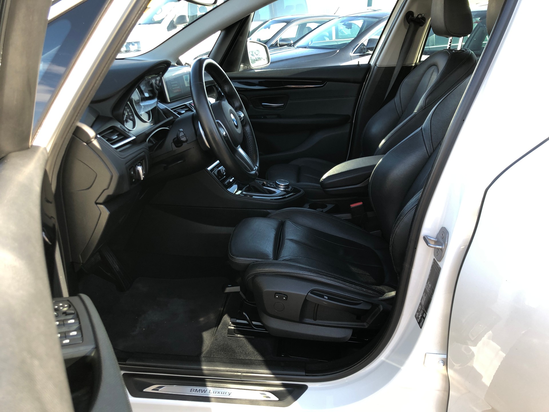 BMW 225i xDrive Active Tourer M-SPORT Steptronic-image-10