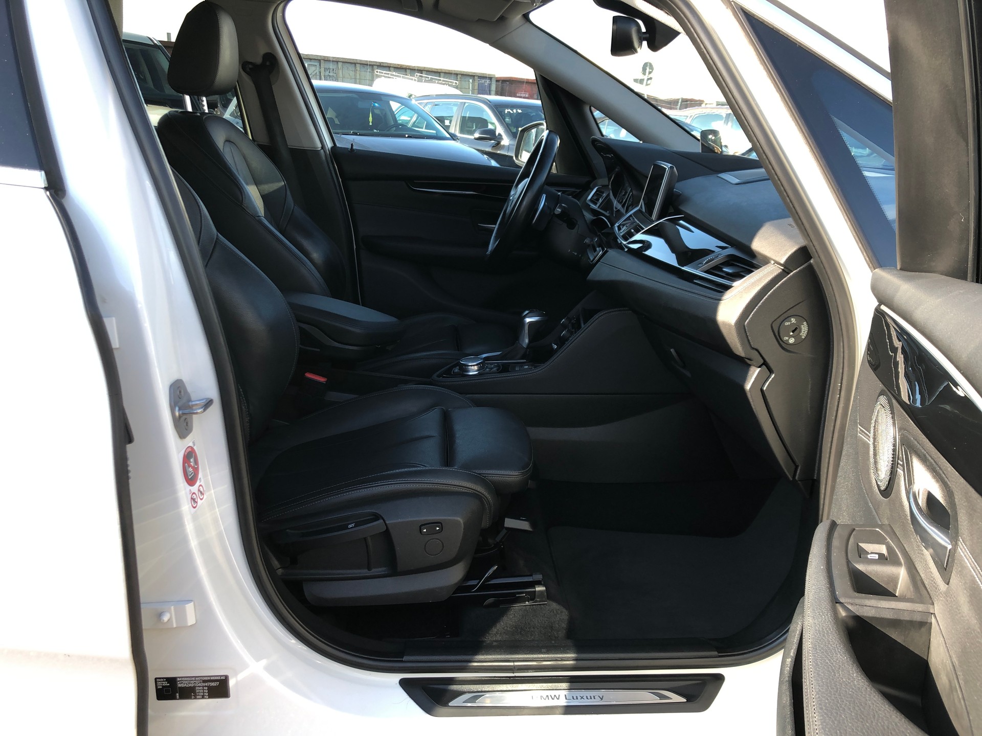 BMW 225i xDrive Active Tourer M-SPORT Steptronic-image-11