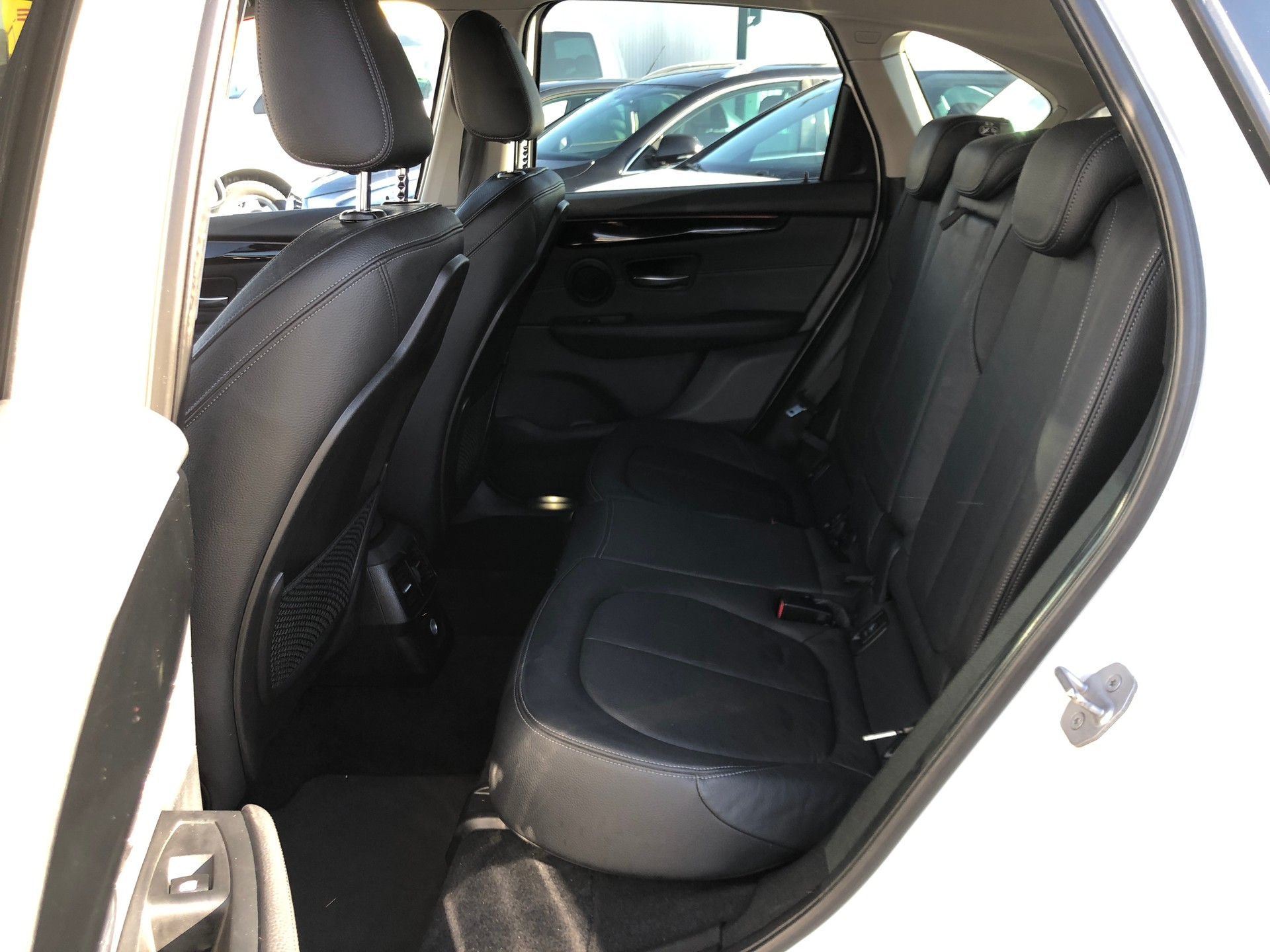 BMW 225i xDrive Active Tourer M-SPORT Steptronic-image-12