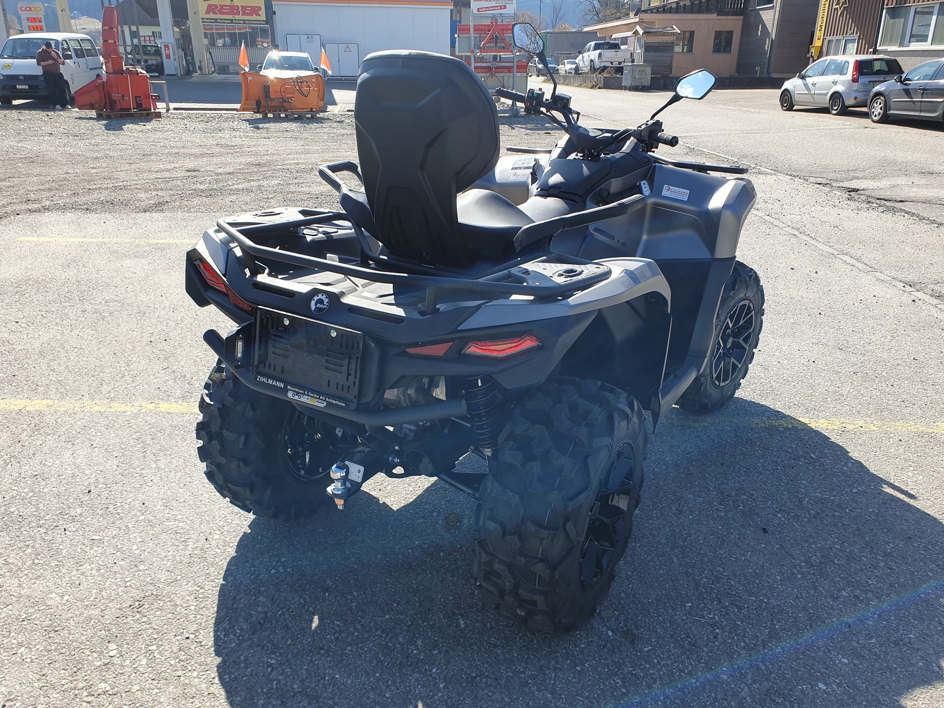 CAN-AM Outlander 700 MAX XT ABS-image-3