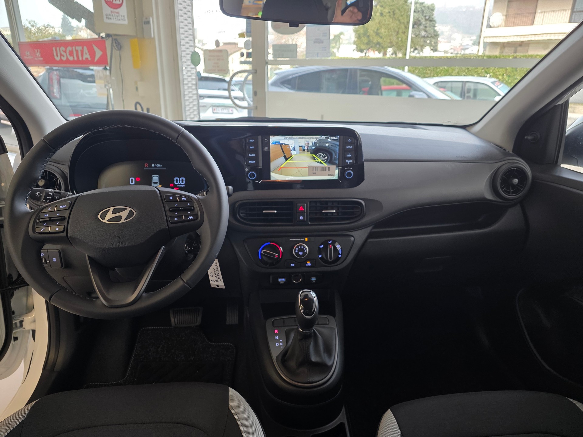 HYUNDAI i10 1.0 Origo Aut.-image-8