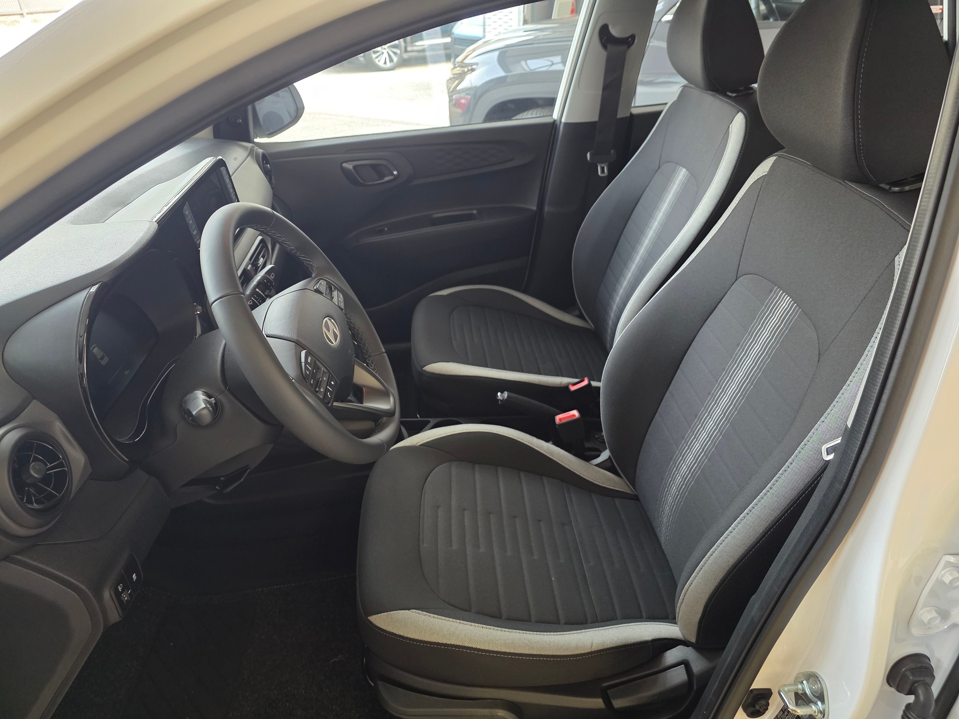 HYUNDAI i10 1.0 Origo Aut.-image-4