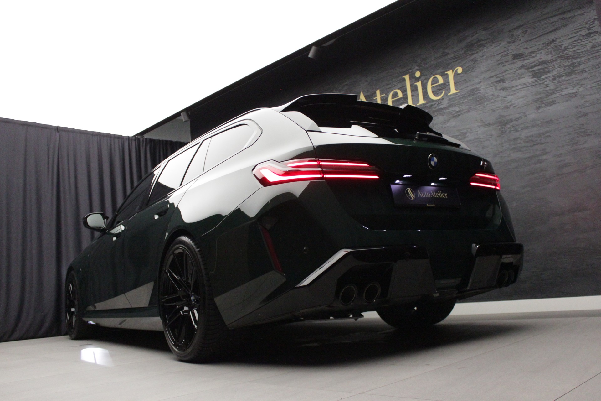 BMW M5 xDrive Touring-image-13