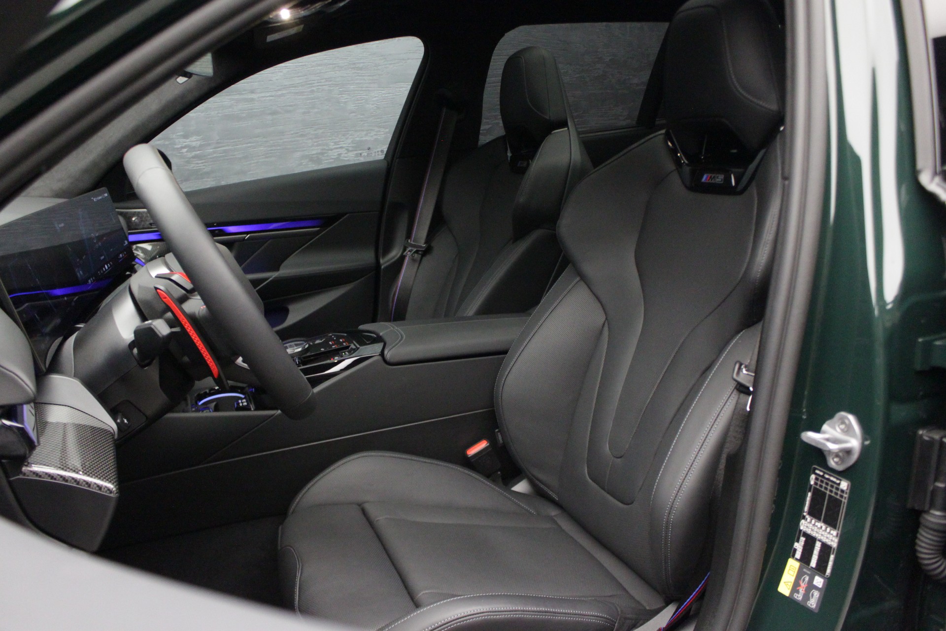 BMW M5 xDrive Touring-image-16
