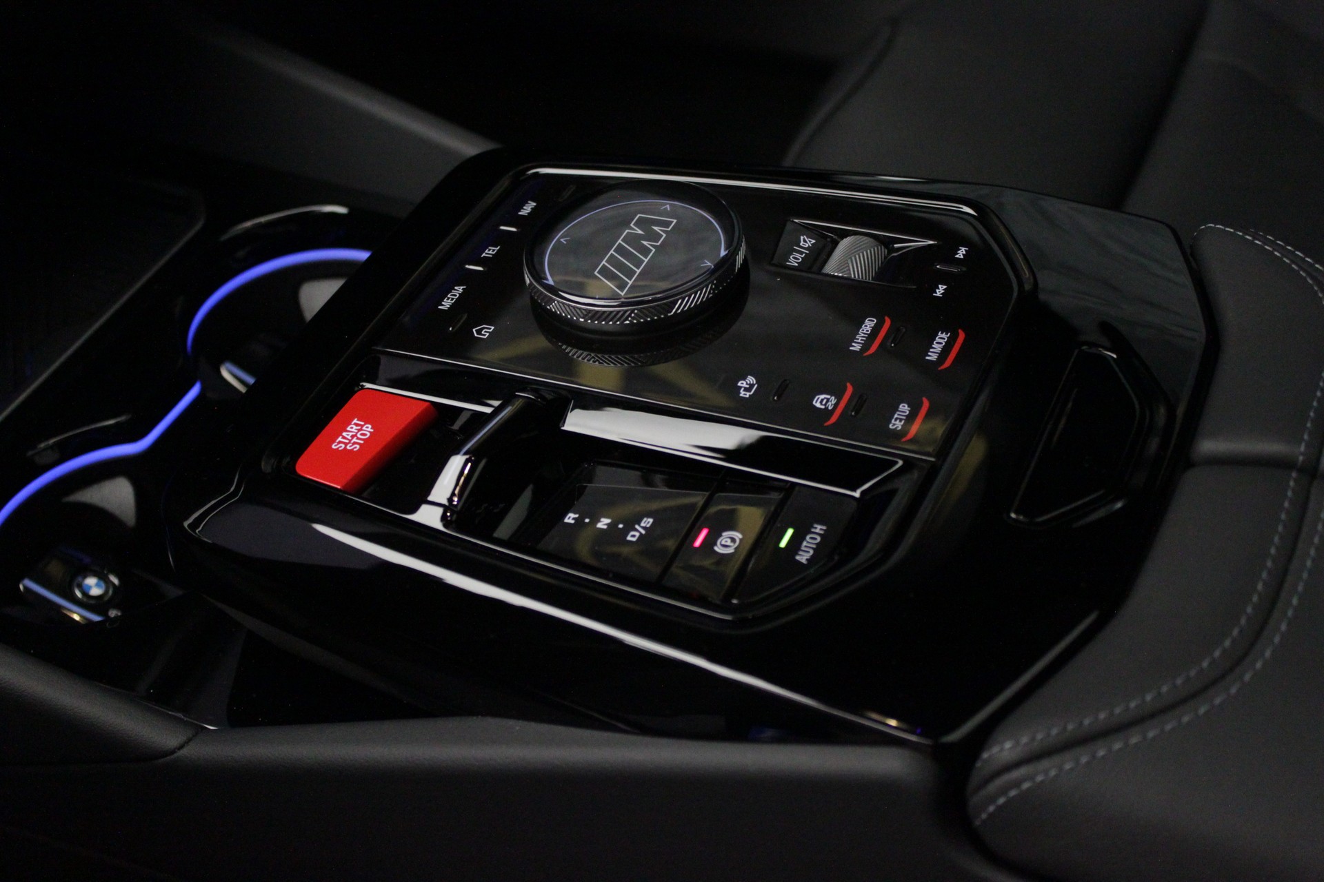 BMW M5 xDrive Touring-image-23
