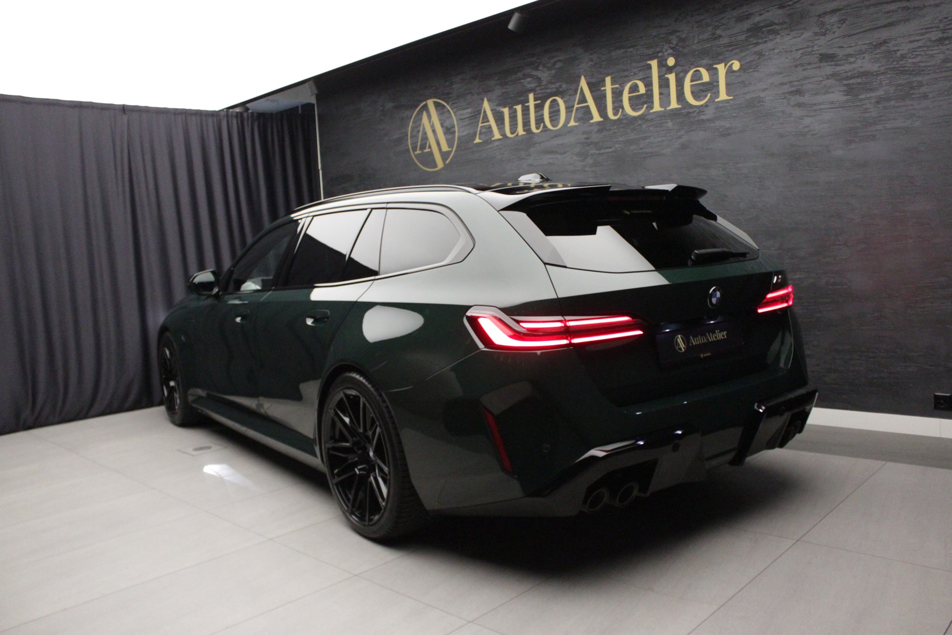 BMW M5 xDrive Touring-image-11