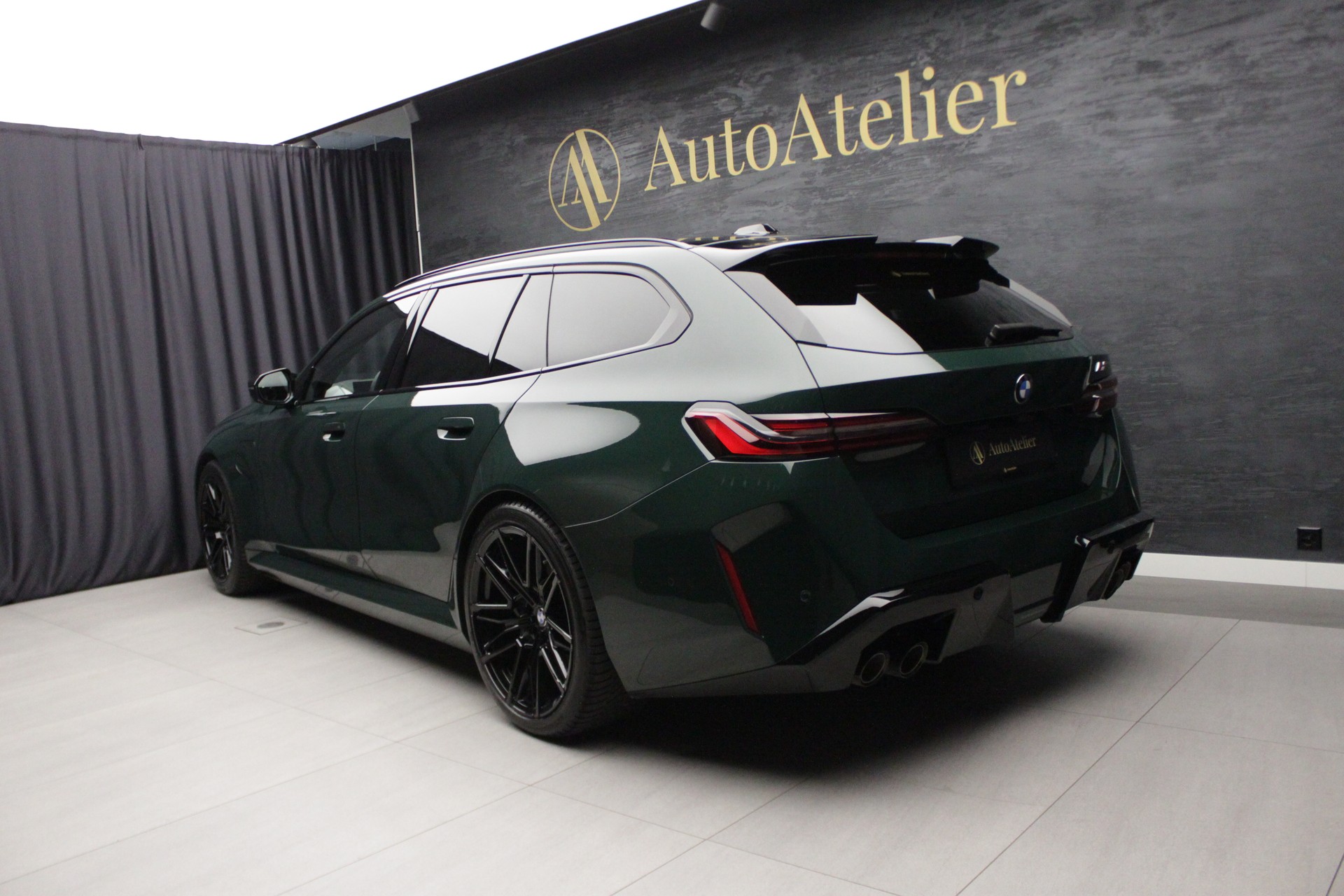 BMW M5 xDrive Touring-image-10
