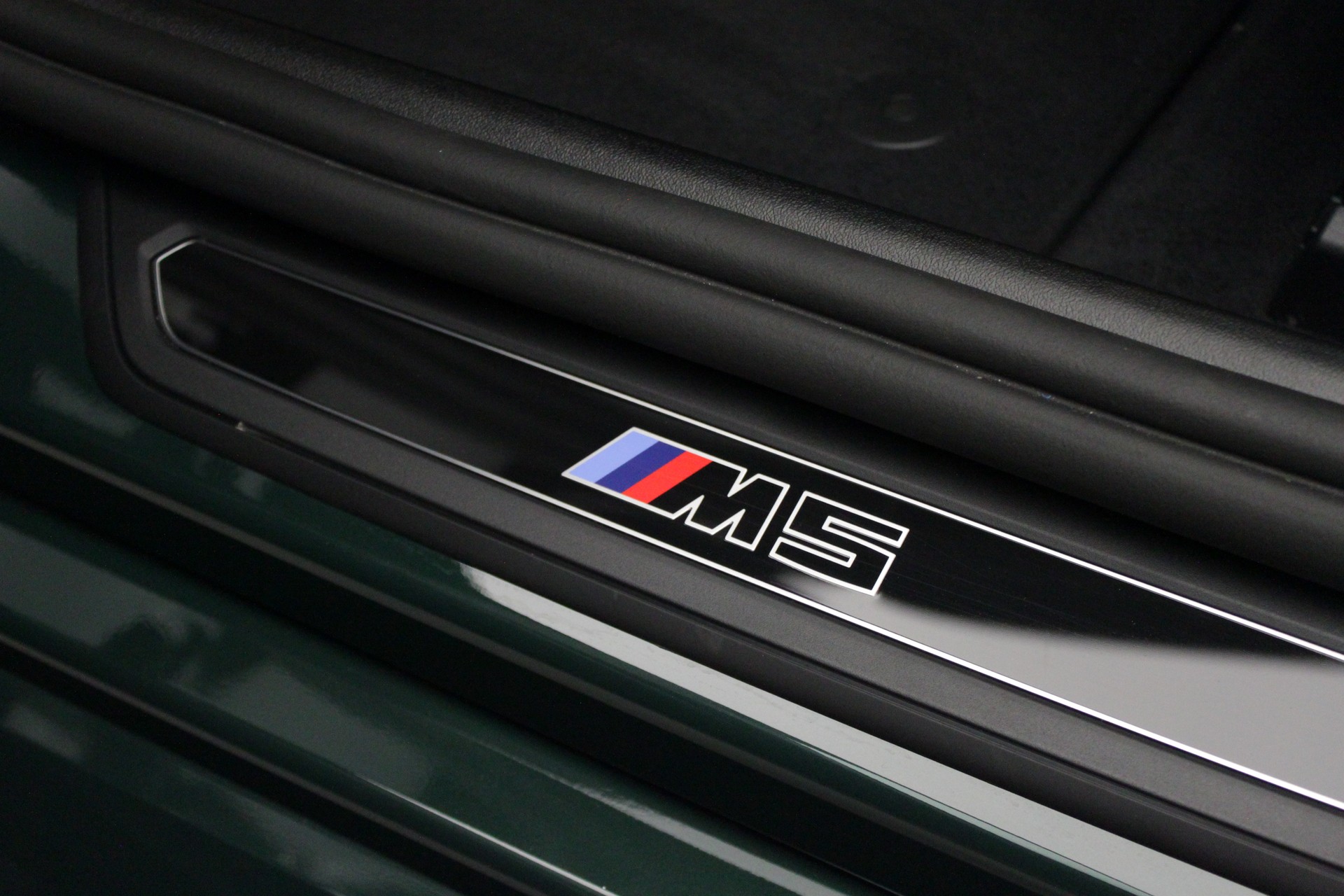 BMW M5 xDrive Touring-image-22