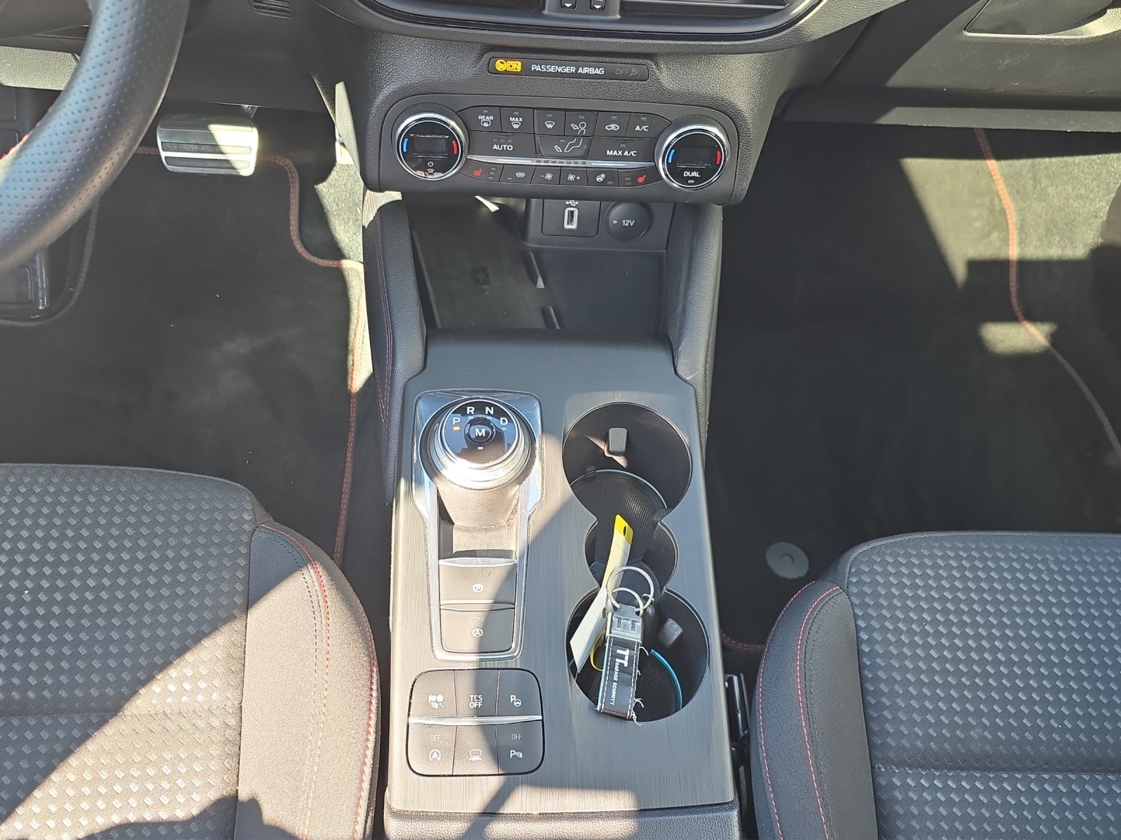 FORD Focus Station Wagon 1.5i EcoB SCTi 150 ST-Line-image-9