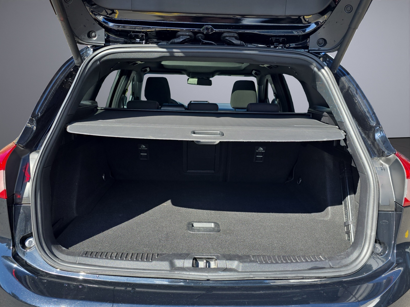 FORD Focus Station Wagon 1.5i EcoB SCTi 150 ST-Line-image-13