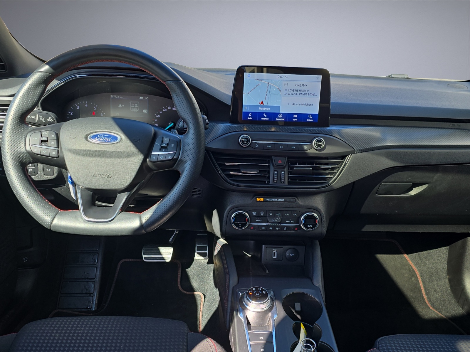FORD Focus Station Wagon 1.5i EcoB SCTi 150 ST-Line-image-8